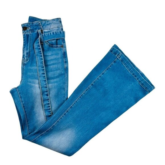 High-Waisted Light Blue Flare Jeans With Tie Belt Women Size 6 - Picture 1 of 9